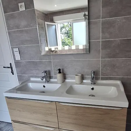 Maison Agreable Avec Terrasse ジョアンヴィル