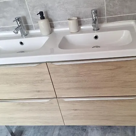 Maison Agreable Avec Terrasse * ジョアンヴィル